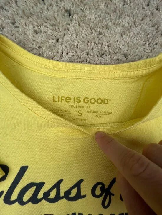 Life Is Good Women’s T-shirt Small Yellow Crusher Tee Crew Neck Class Of ‘20 - Picture 6 of 8